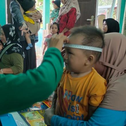 Posyandu Manggis Bawahan Seberang Membantu Tingkatkan Kesehatan dan Tumbuh Kembang Anak-anak